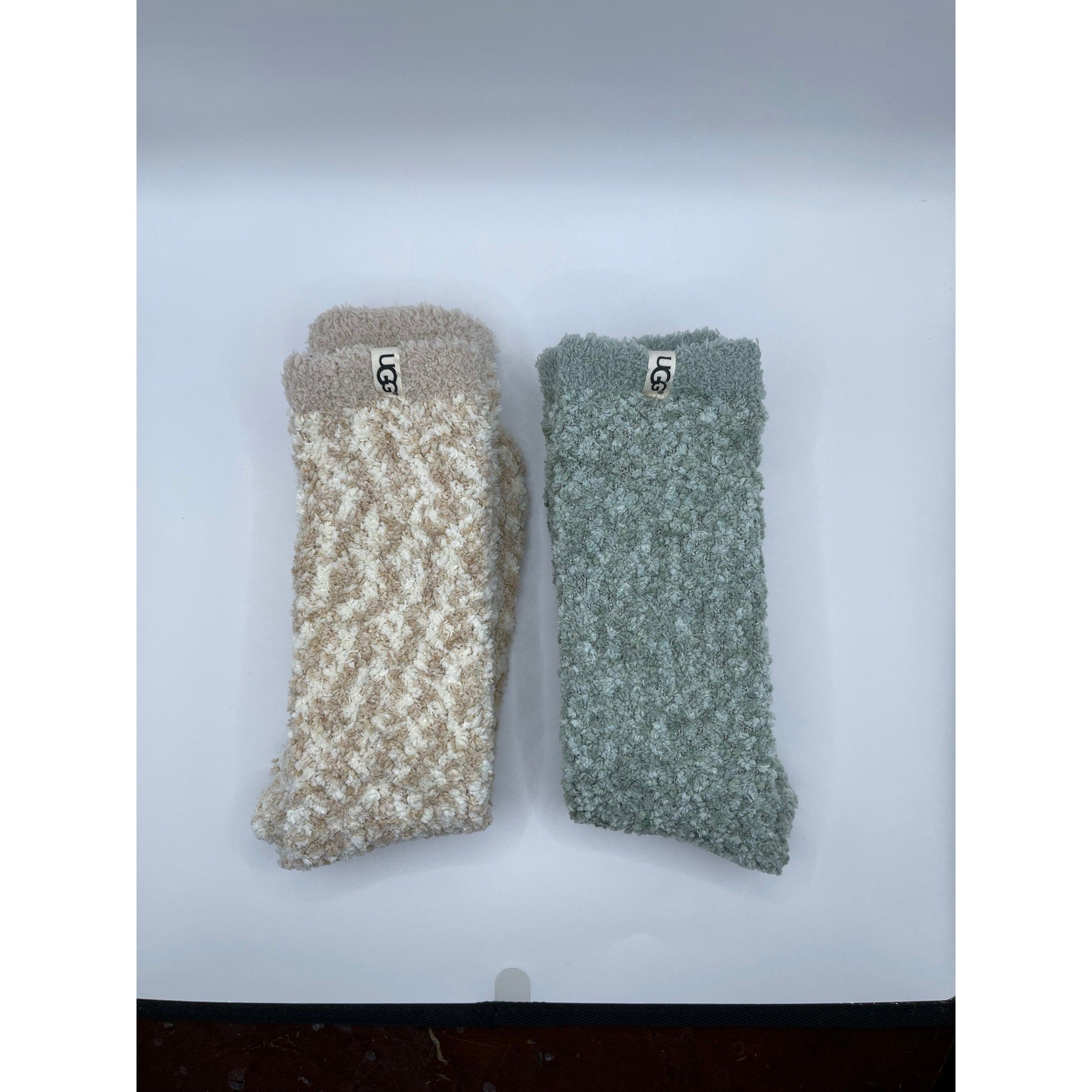 UGGS Fuzzy Cozy Socks One Size 2 Pairs Adult Women Tan & Gray