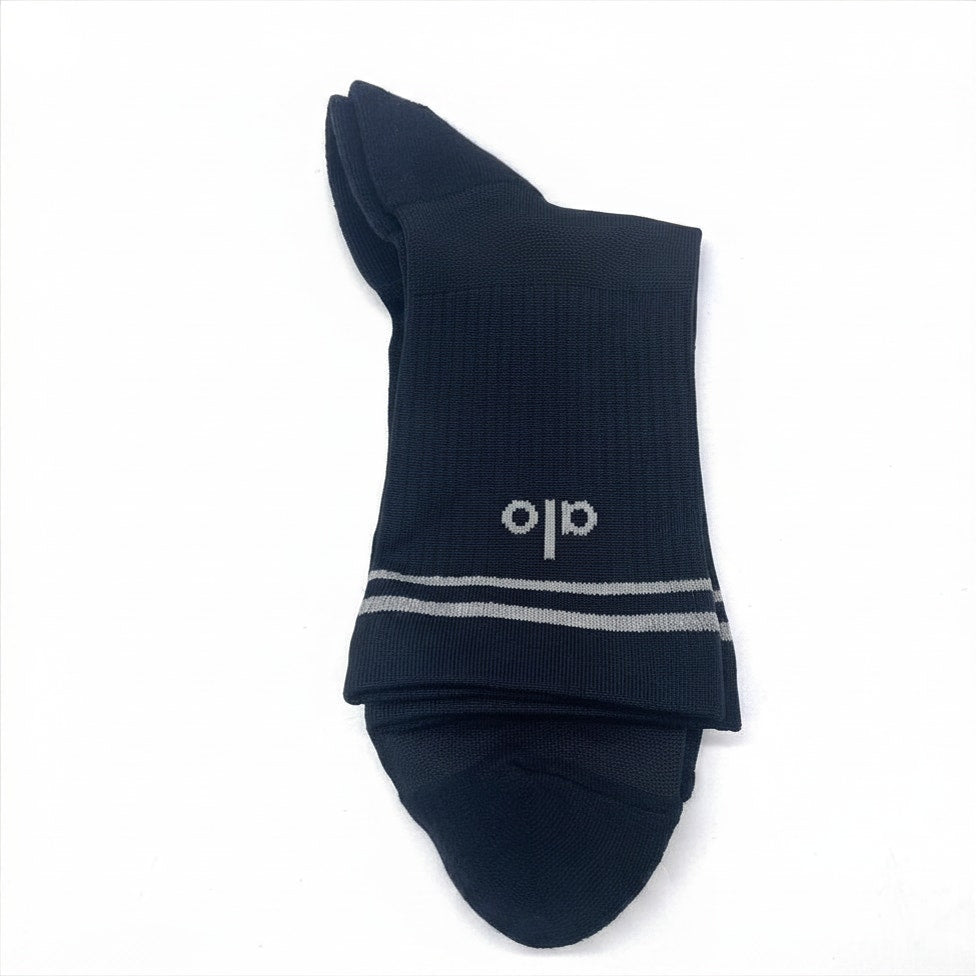 6 Pairs Alo Yoga Unisex Half Crew Performance Socks M/L fits sizes 8 – 11