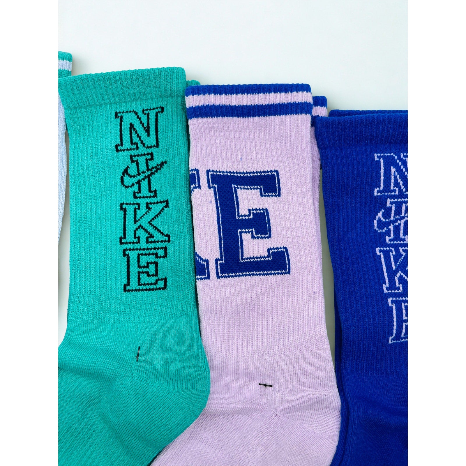 4 Pairs NWOT NIKE Cotton Crew Socks Dri Fit Size Medium