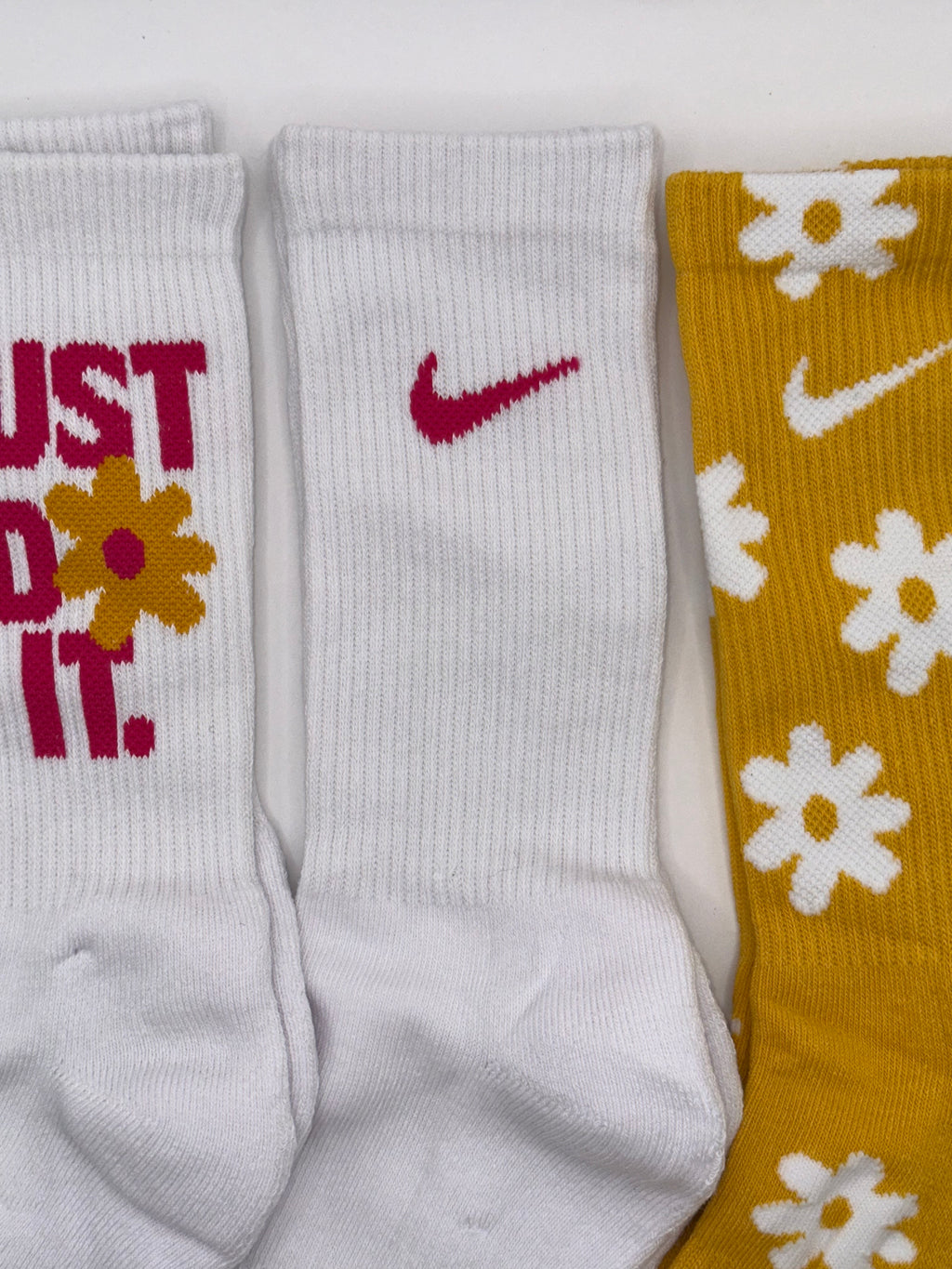 3 Pairs NWOT NIKE Everyday Cotton Crew Socks Dri Fit Size MEDIUM