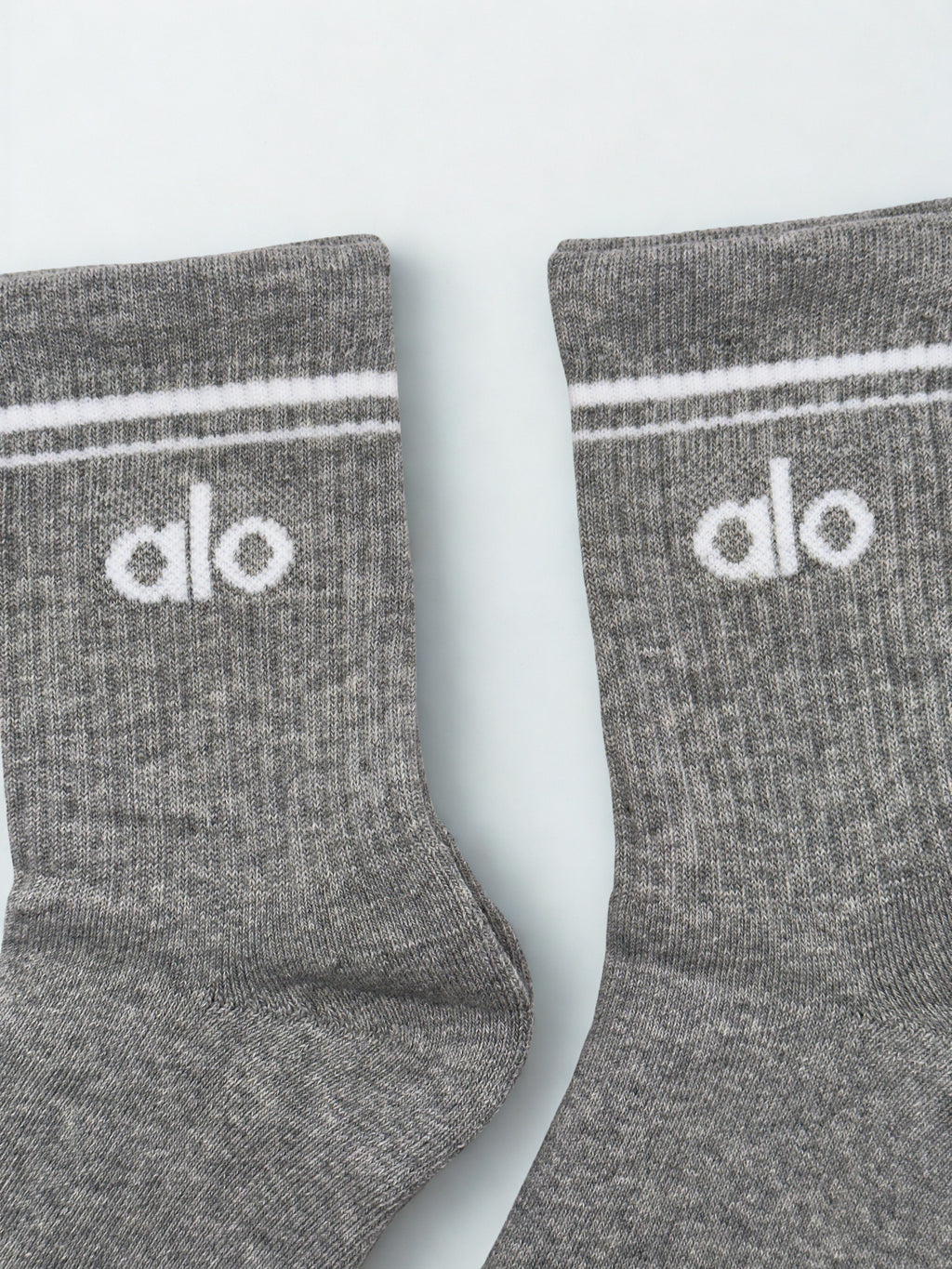 3 Pairs Alo Yoga Unisex Throwback Sock M/L fits sizes 8 – 11 Gray