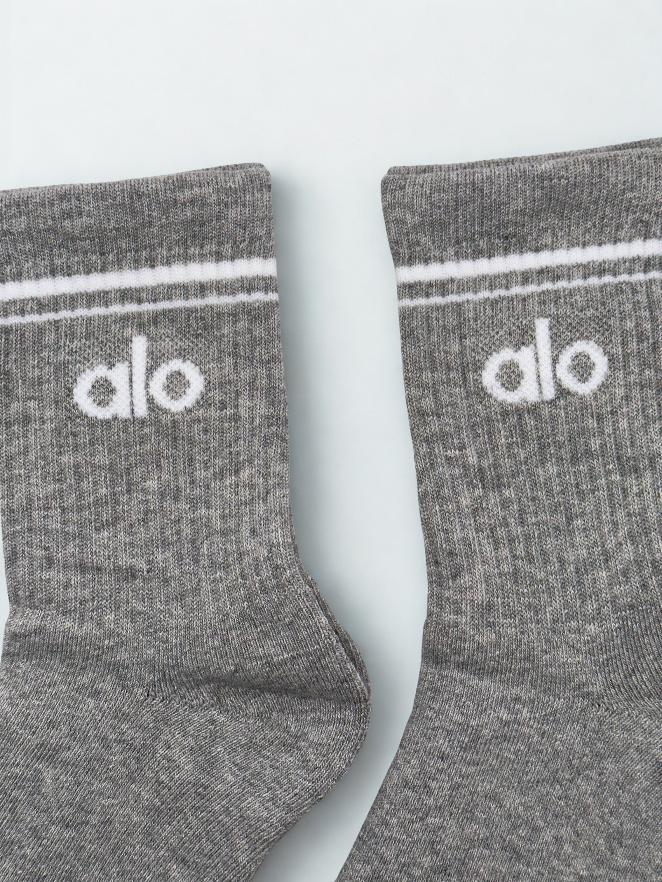 3 Pairs Alo Yoga Unisex Throwback Sock M/L fits sizes 8 – 11 Gray
