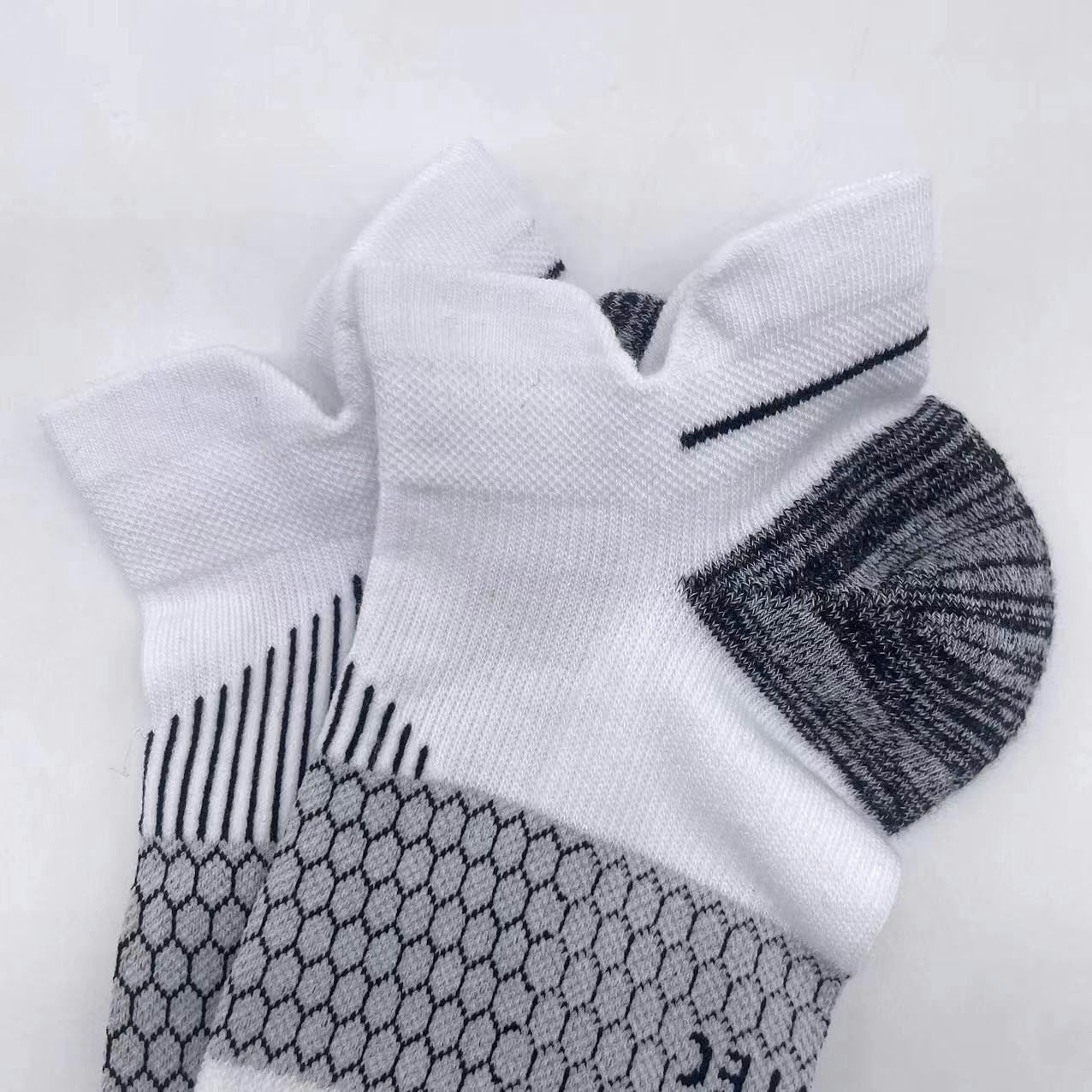 12 Pairs Bombas Performance Hextec Ankle Socks Medium NWOT