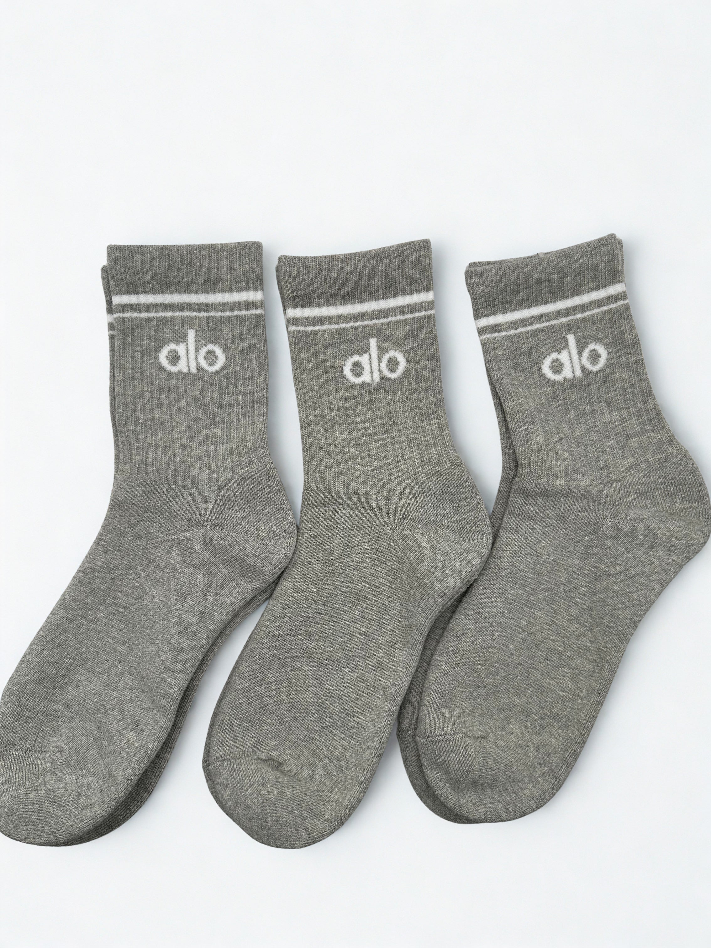 3 Pairs Alo Yoga Unisex Throwback Sock M/L fits sizes 8 – 11 Gray