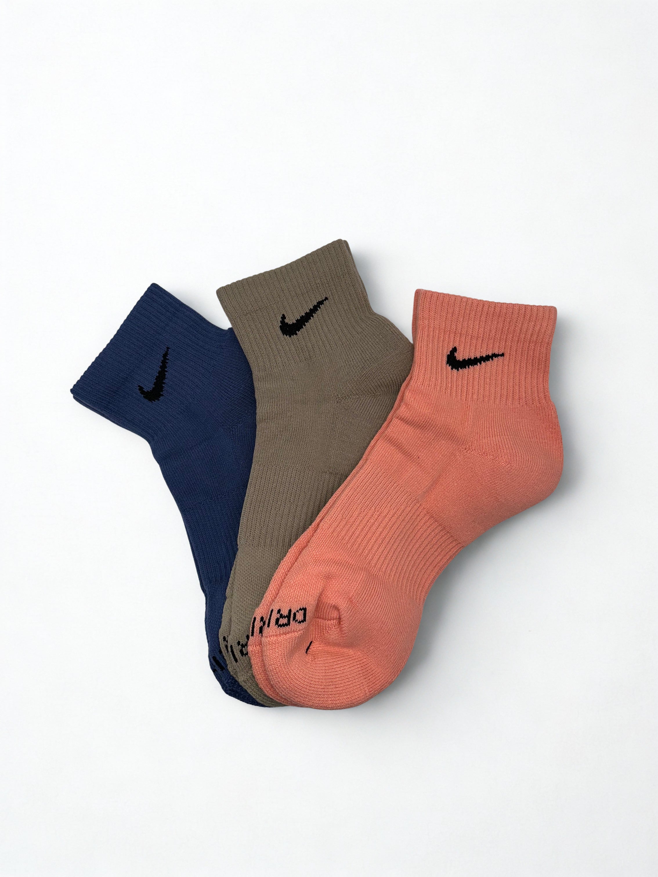 3 Pairs NWOT NIKE Plain Style Cotton Quarter Socks Dri Fit Size MEDIUM