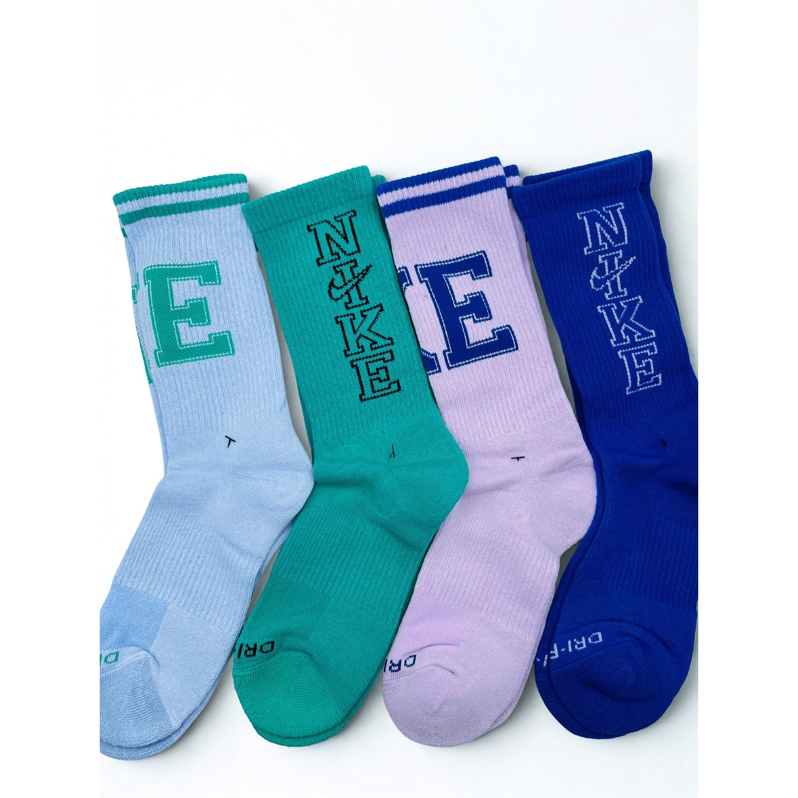 4 Pairs NWOT NIKE Cotton Crew Socks Dri Fit Size Medium