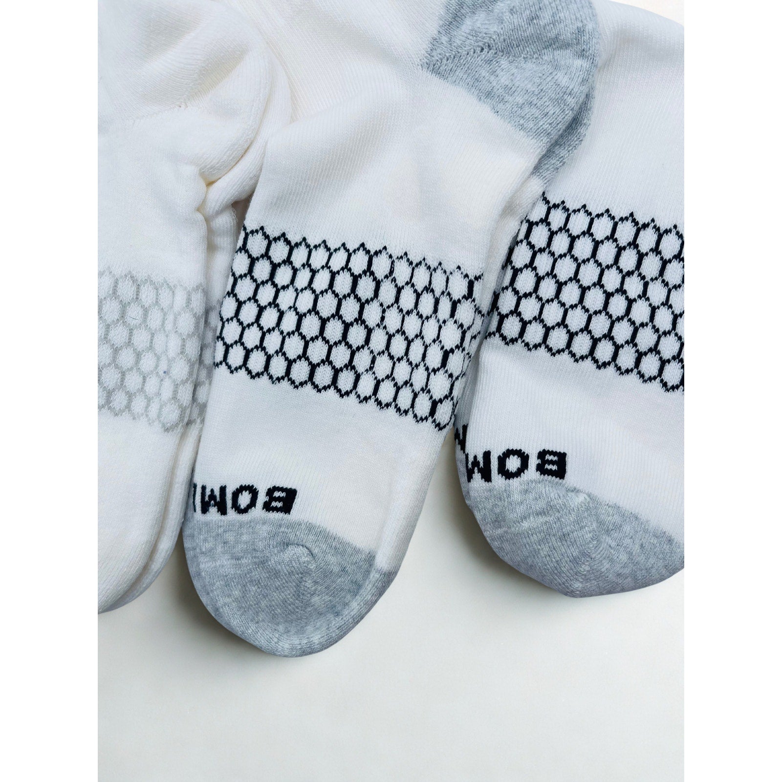 4 Pairs Bombas Stripe Quarter Socks Size Large 8-12
