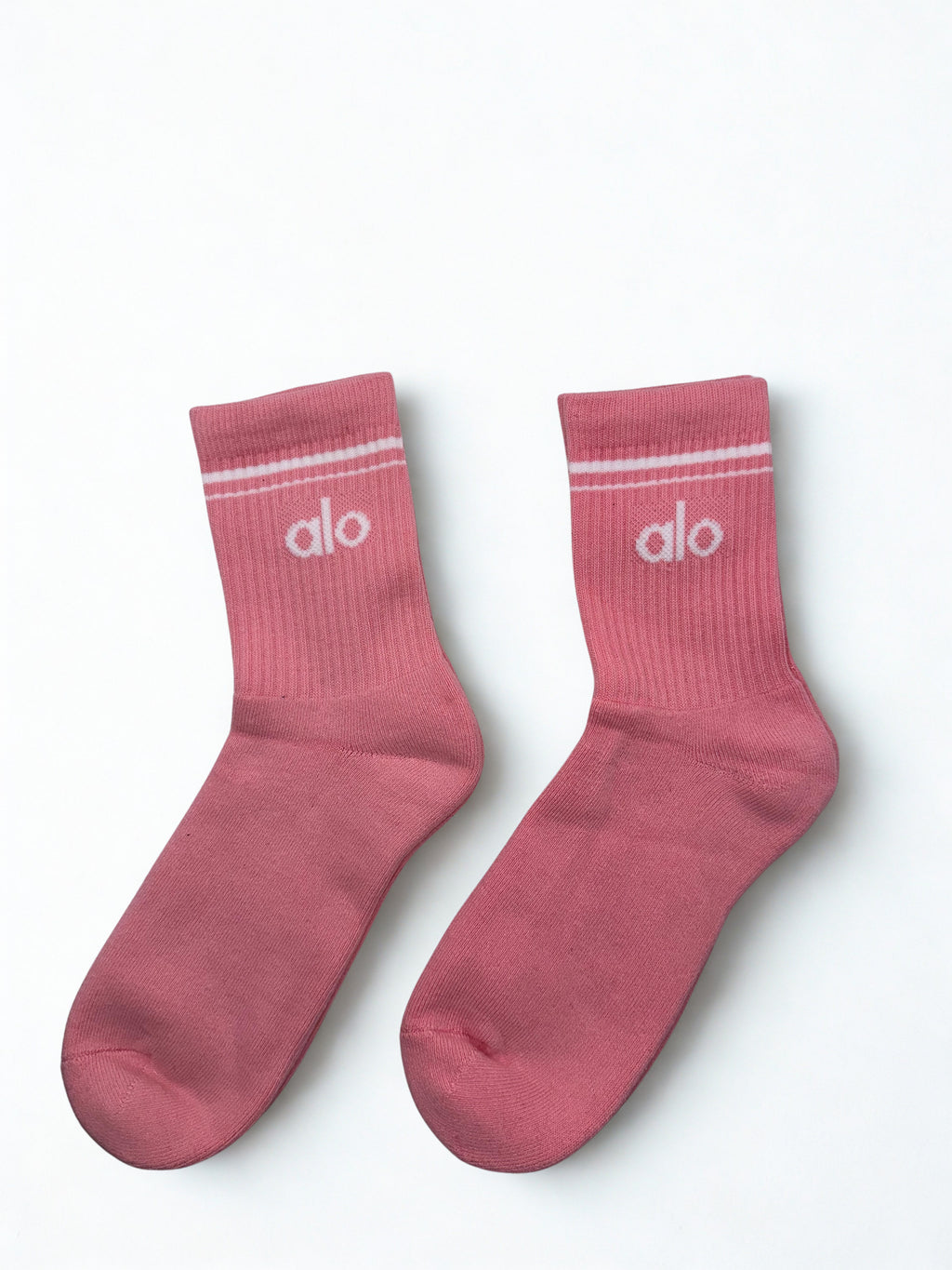 3 Pairs Alo Yoga Unisex Throwback Sock M/L fits sizes 8 – 11 Pink