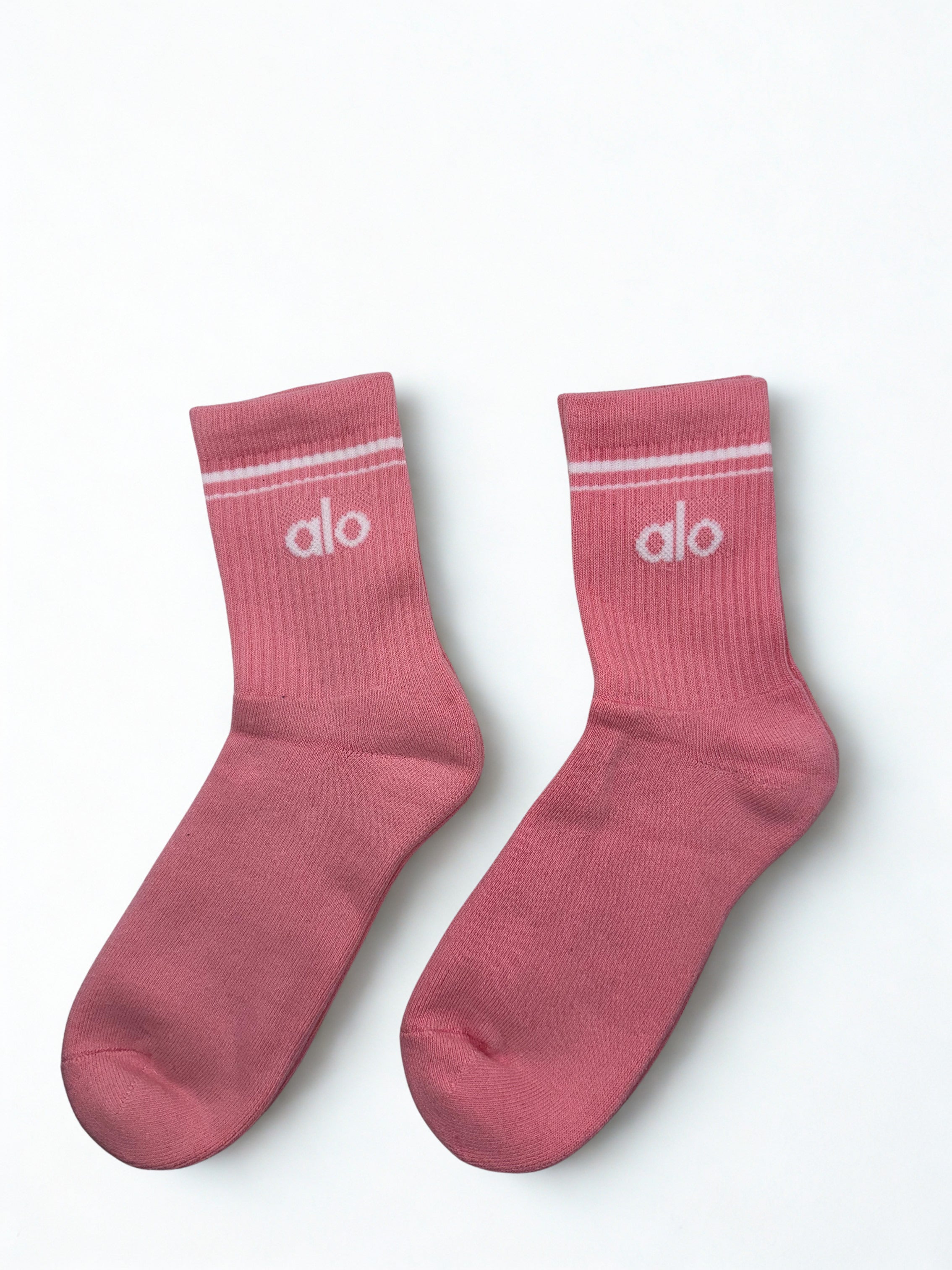 3 Pairs Alo Yoga Unisex Throwback Sock M/L fits sizes 8 – 11 Pink