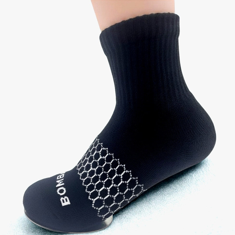 6 Pairs Women Men's BOMBAS Quarter socks Size Medium Black