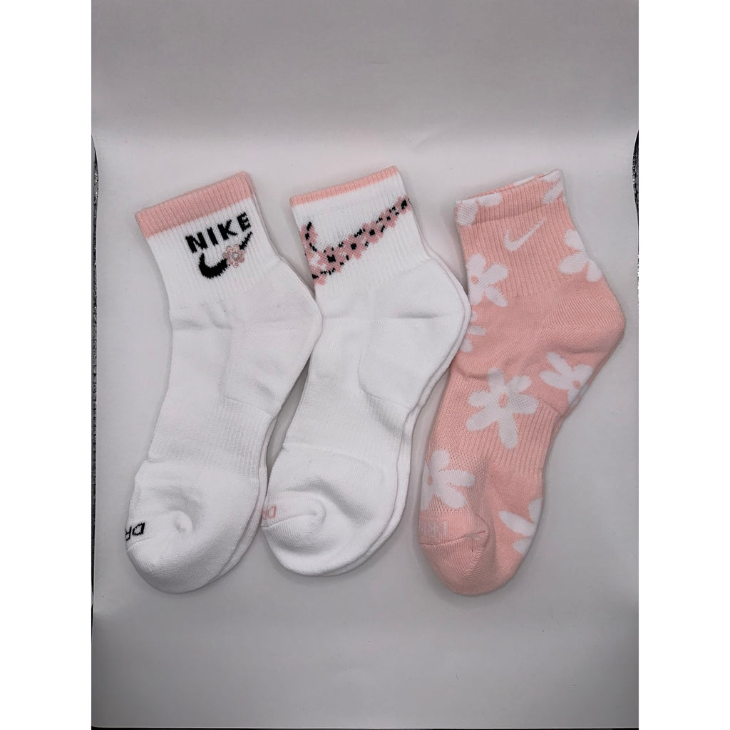 3 Pairs NWOT NIKE Floral Style Cotton Quarter Socks Dri Fit Size MEDIUM