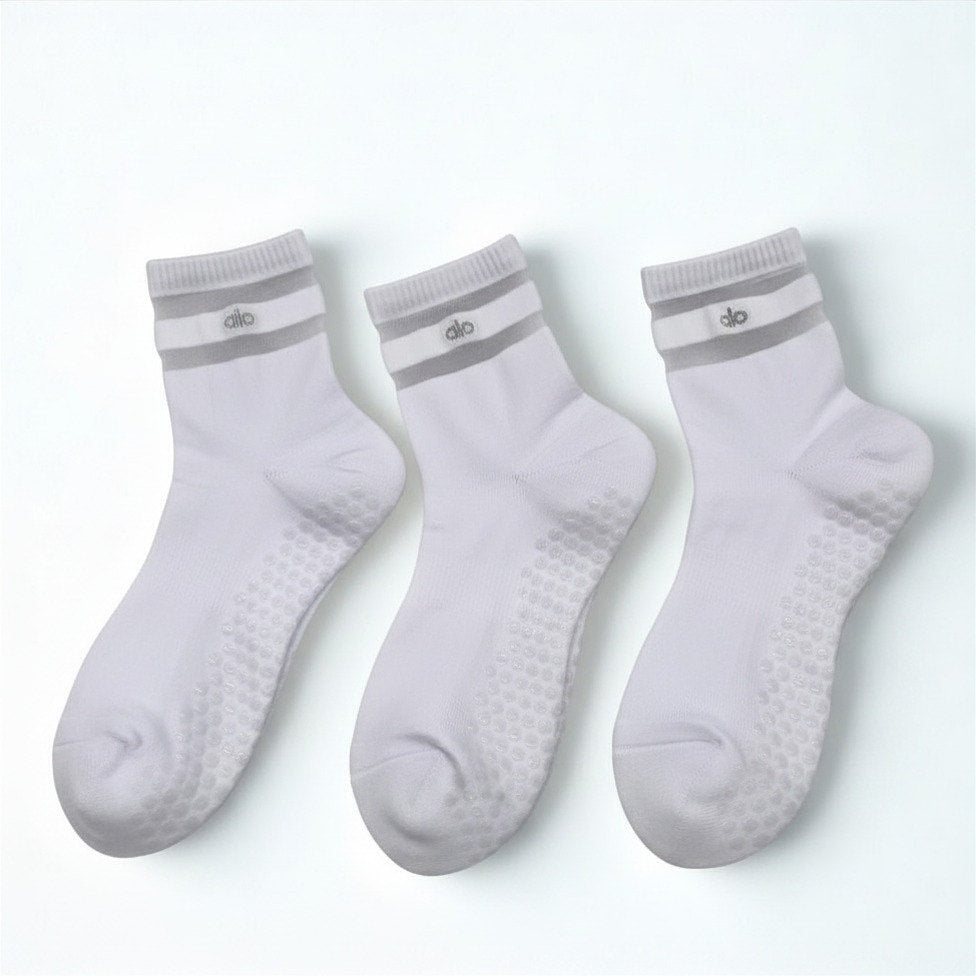 3 Pairs Alo Yoga Women's Pulse Grip Sock Size M for shoe size 6-10