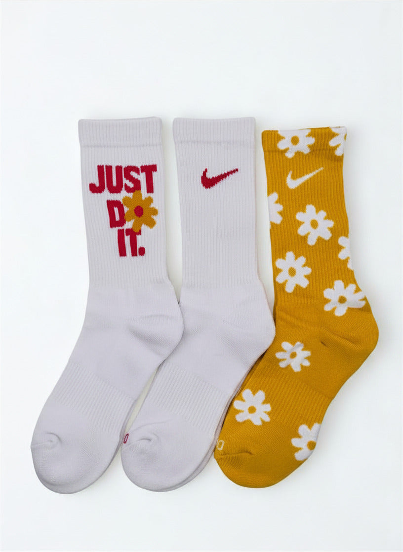 $2/Pair 3 Pairs NWOT NIKE Everyday Cotton Crew Socks Dri Fit Size MEDIUM