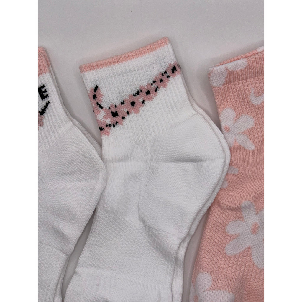 3 Pairs NWOT NIKE Floral Style Cotton Quarter Socks Dri Fit Size MEDIUM