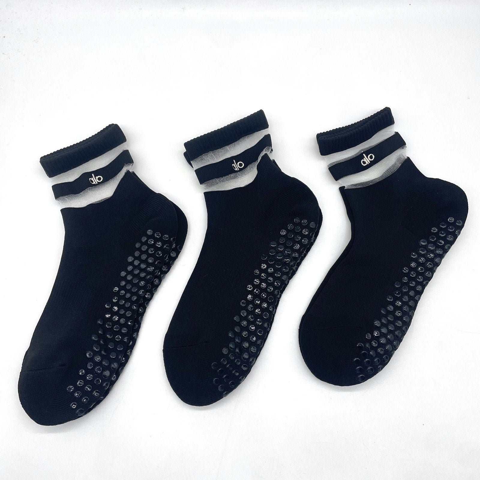 3 Pairs Alo Yoga Women's Pulse Grip Sock Size M/L for shoe size 6-10
