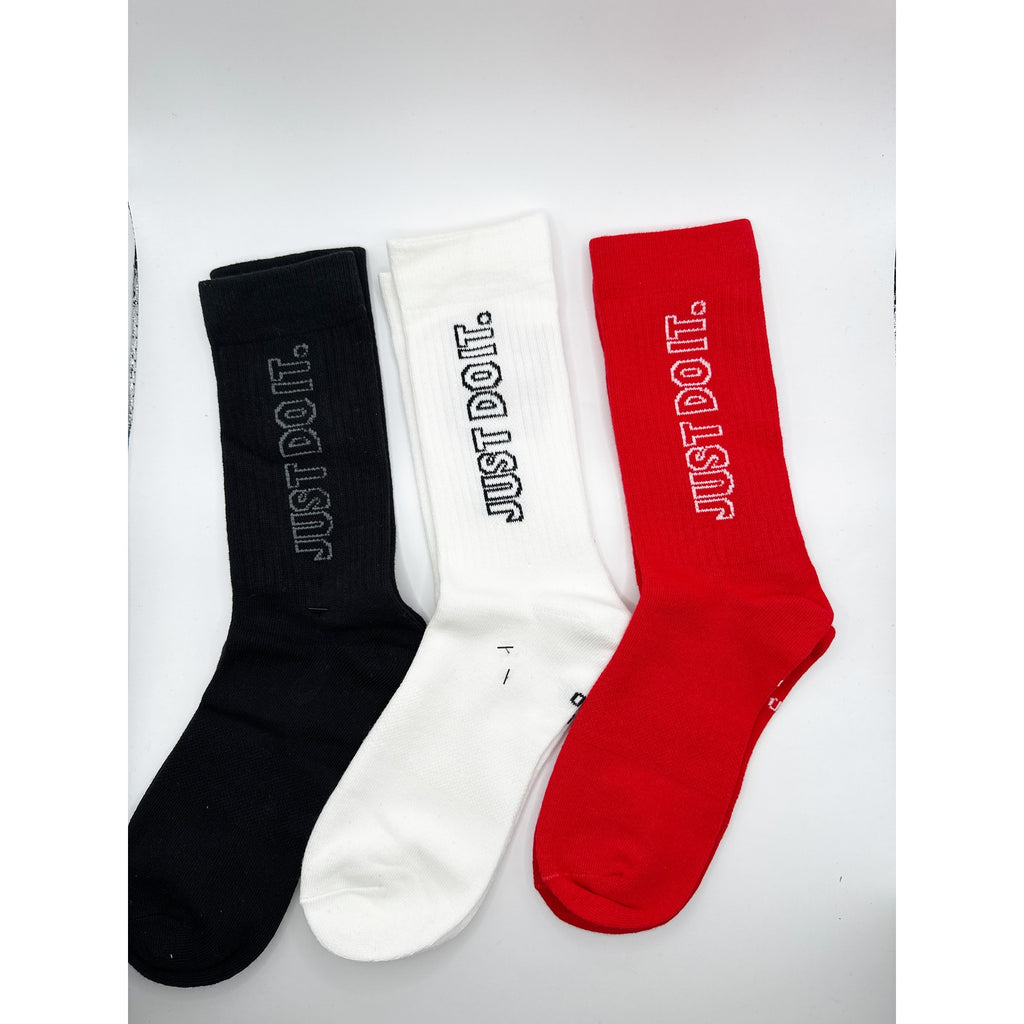 3 Pairs NWOT NIKE Everyday Cotton Crew Socks Dri Fit Size Medium