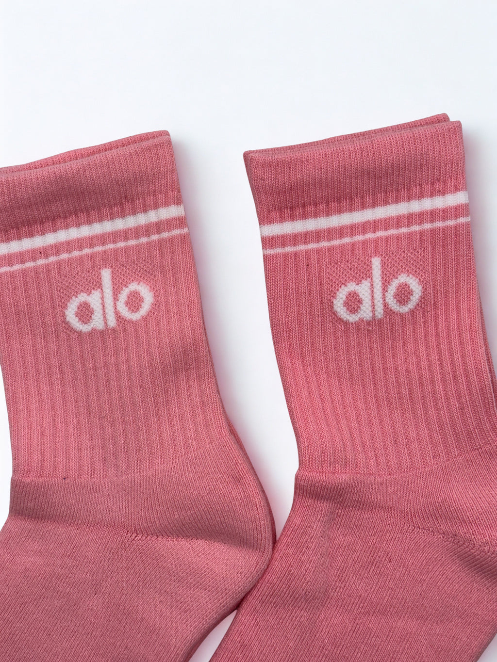 3 Pairs Alo Yoga Unisex Throwback Sock M/L fits sizes 8 – 11 Pink