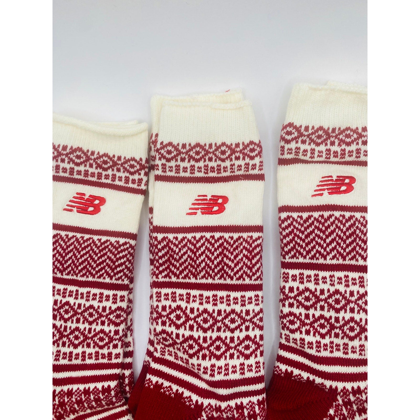 3 PAIR New Balance Holiday Crew socks Off-white and Red Geometric Pattern M/L