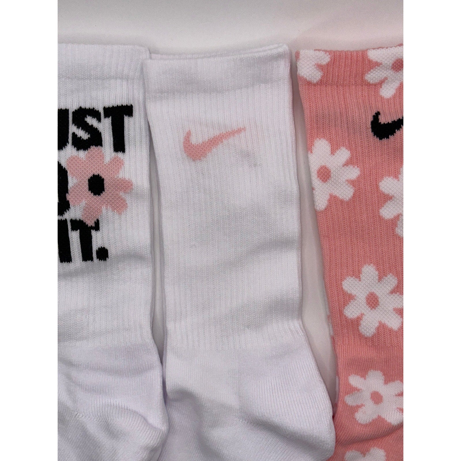 3 Pairs NWOT NIKE Floral Style Cotton Crew Socks Dri-Fit Size MEDIUM