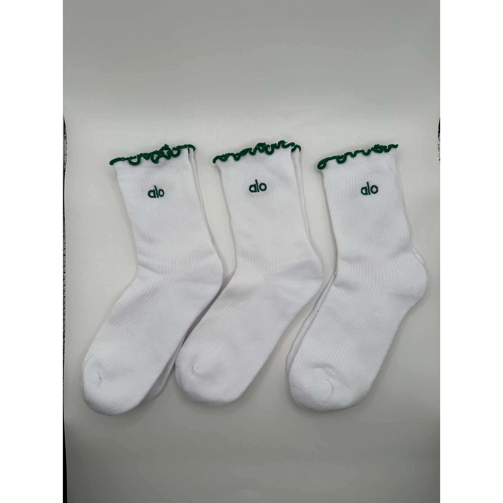 3 Pairs Alo Yoga Women's Lettuce Edge Sock M/L fits sizes 8 – 11 White