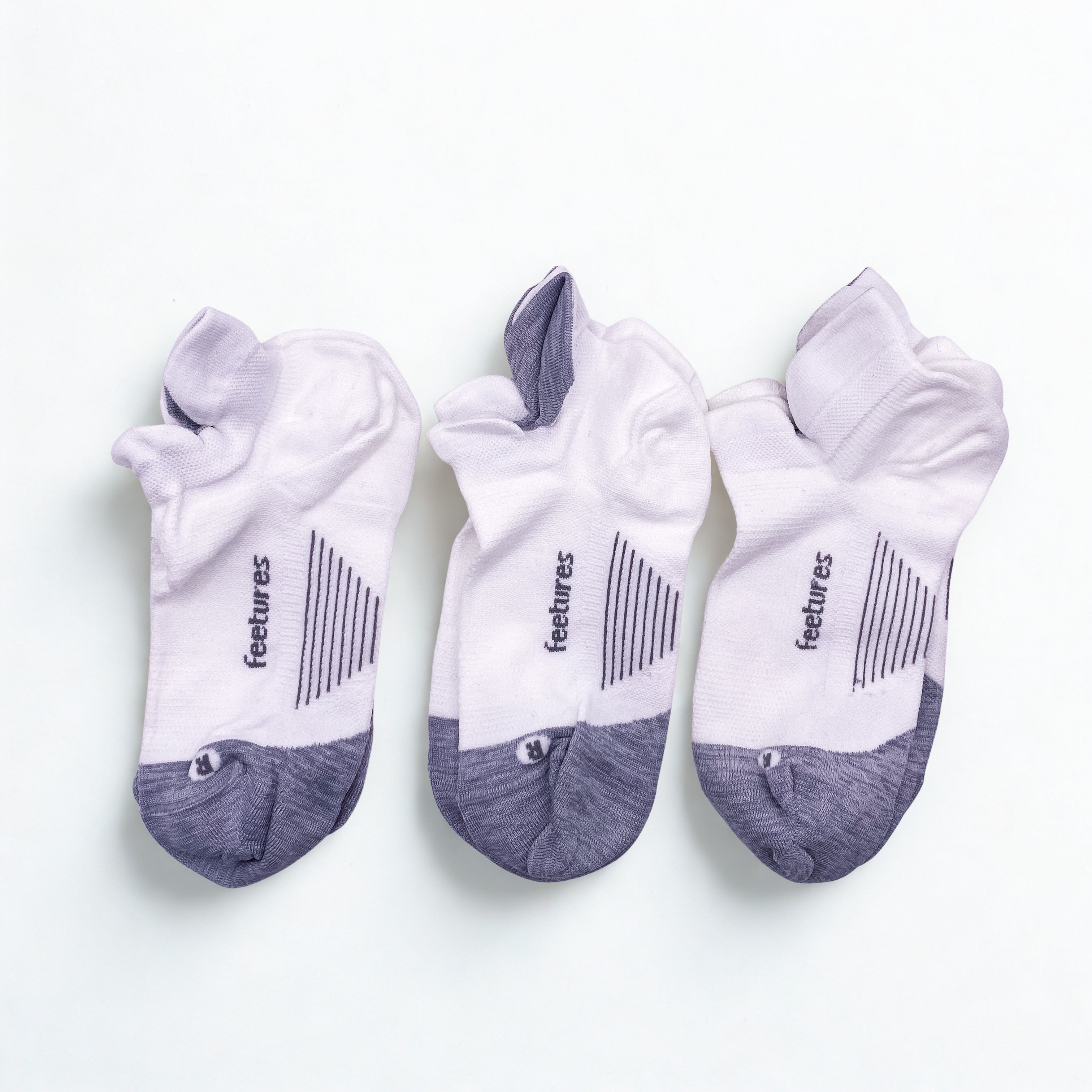 3 Pairs Feetures Elite Ultra Light No Show Tab Socks Medium - Unisex
