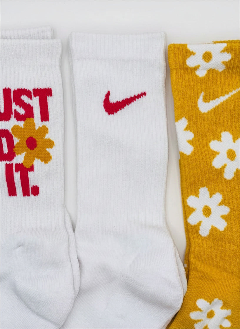 $2/Pair 3 Pairs NWOT NIKE Everyday Cotton Crew Socks Dri Fit Size MEDIUM