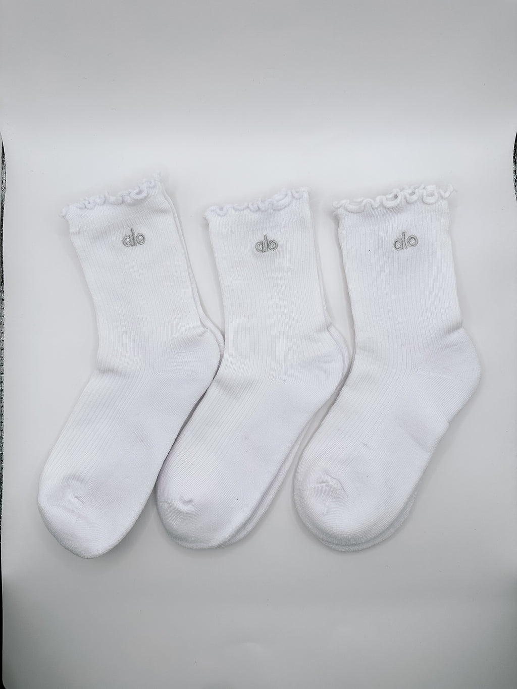 3 Pairs Alo Yoga Women's Lettuce Edge Sock M/L fits sizes 8 – 11 White
