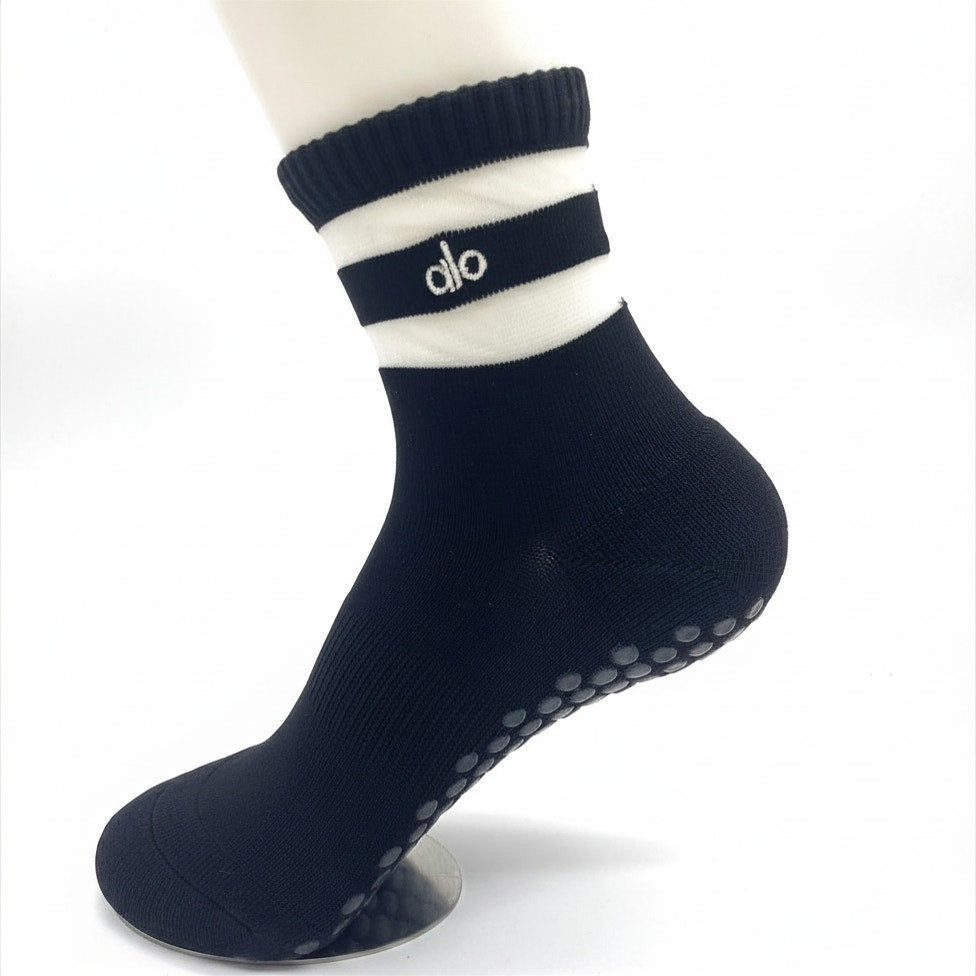 3 Pairs Alo Yoga Women's Pulse Grip Sock Size M/L for shoe size 6-10