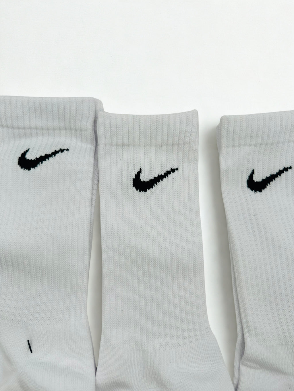 3 Pairs NWOT NIKE Everyday Cotton Crew Socks WHITE Size Medium 6-9