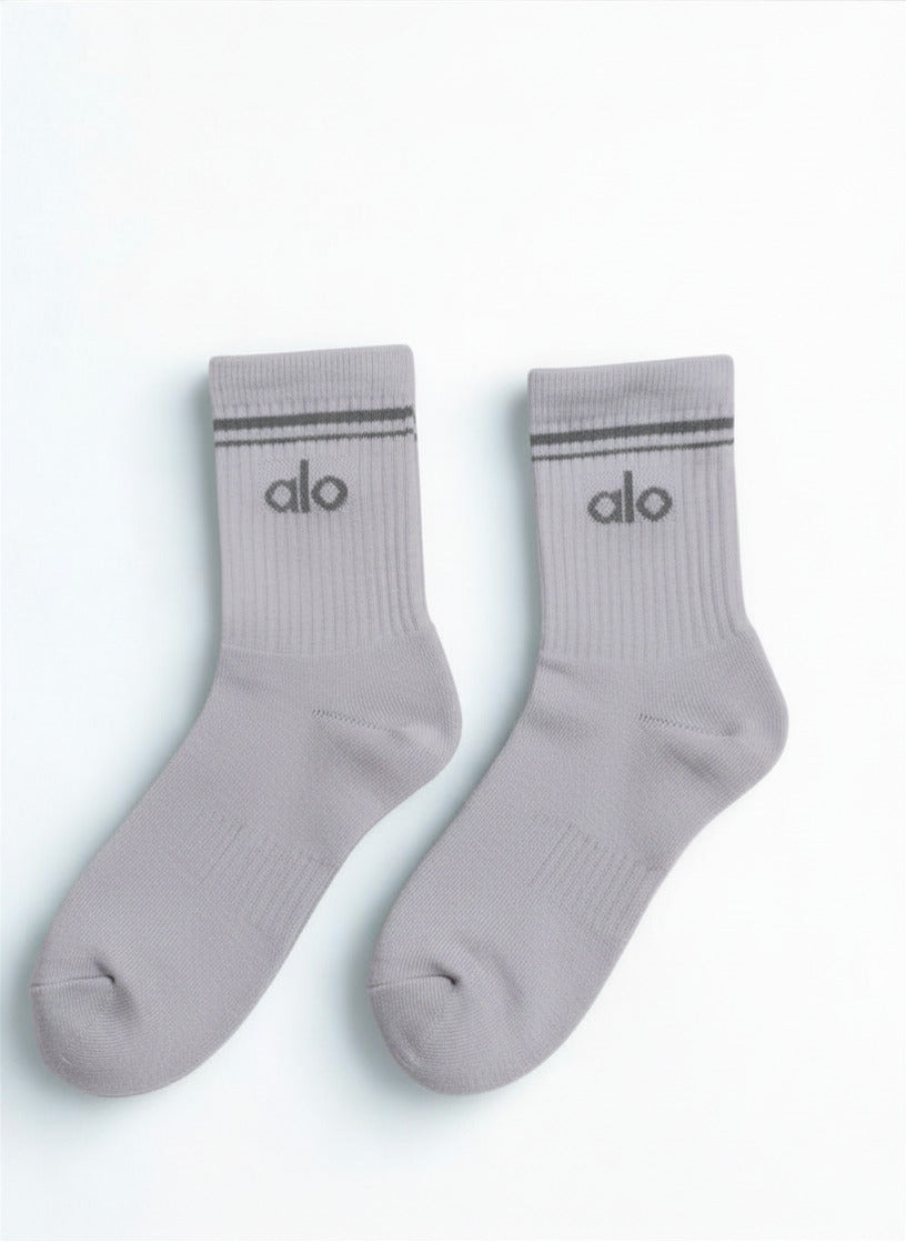 3 Pairs Alo Yoga Unisex Throwback Sock M/L fits sizes 8 – 11 White & Gray