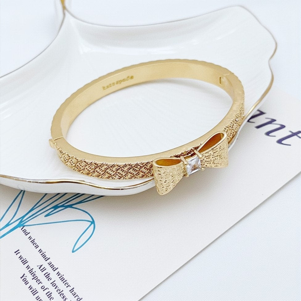 Kate Spade New York Wrapped In A Bow Hinged Bangle