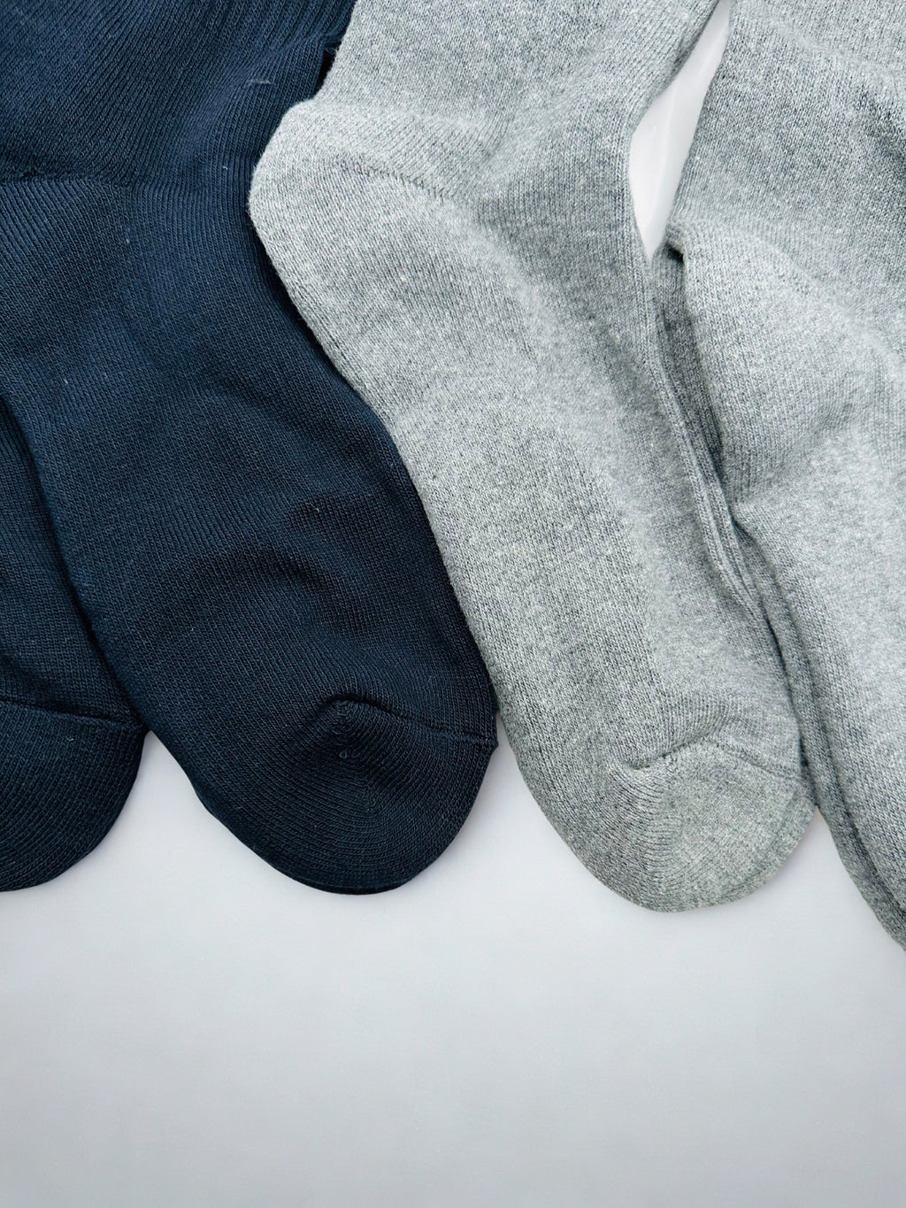 4 Pairs - Carhartt WIP Socks Black & Gray Crew Streetwear Large