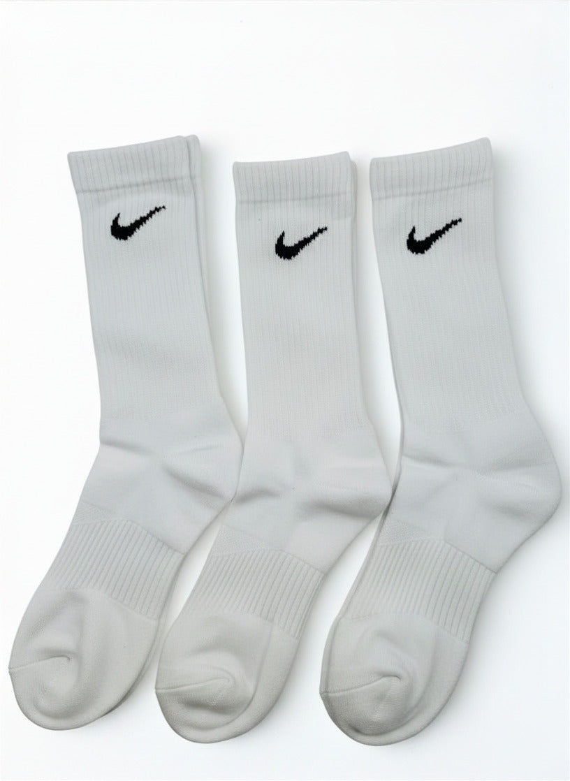 3 Pairs NWOT NIKE Everyday Cotton Crew Socks WHITE Size Medium 6-9