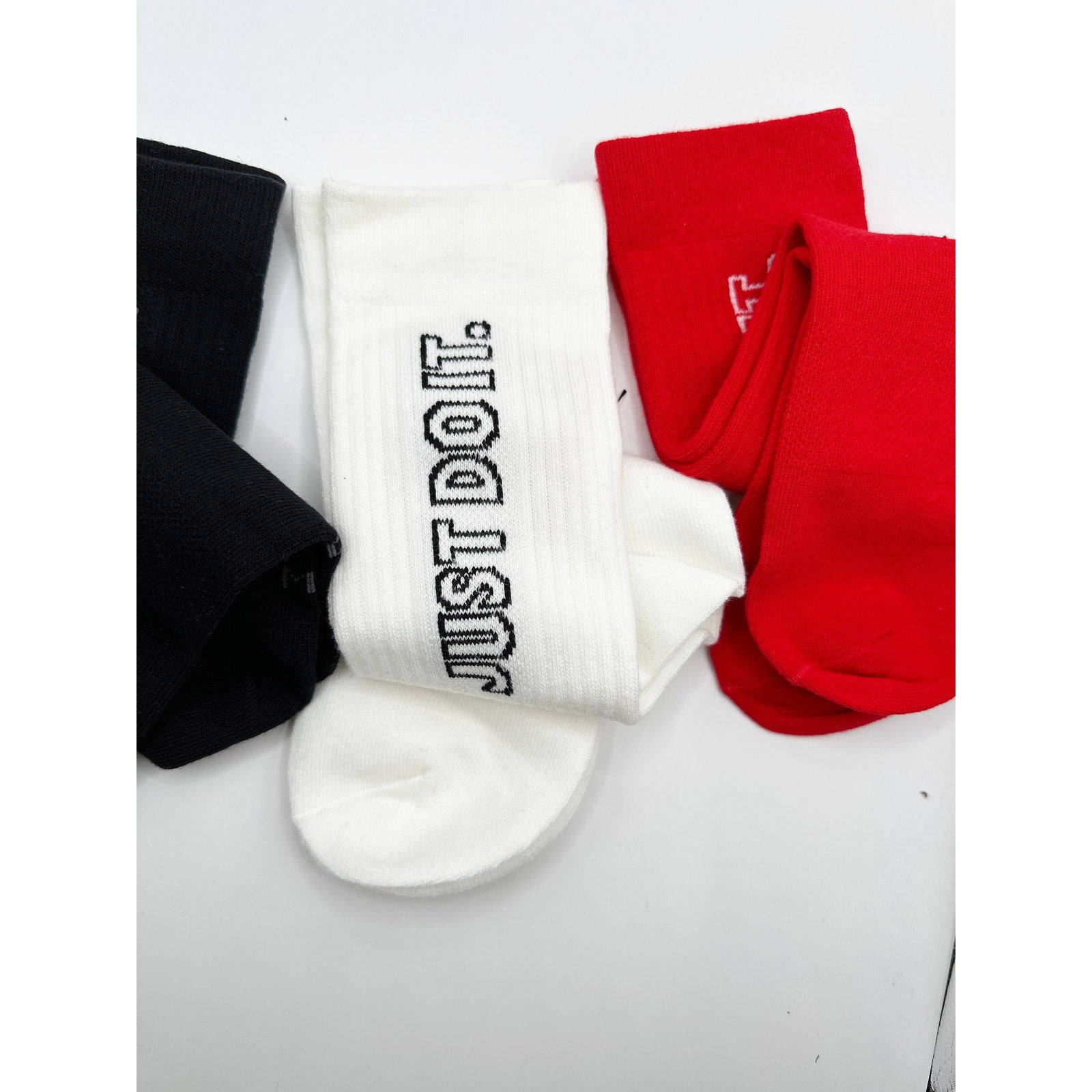 3 Pairs NWOT NIKE Everyday Cotton Crew Socks Dri Fit Size Medium