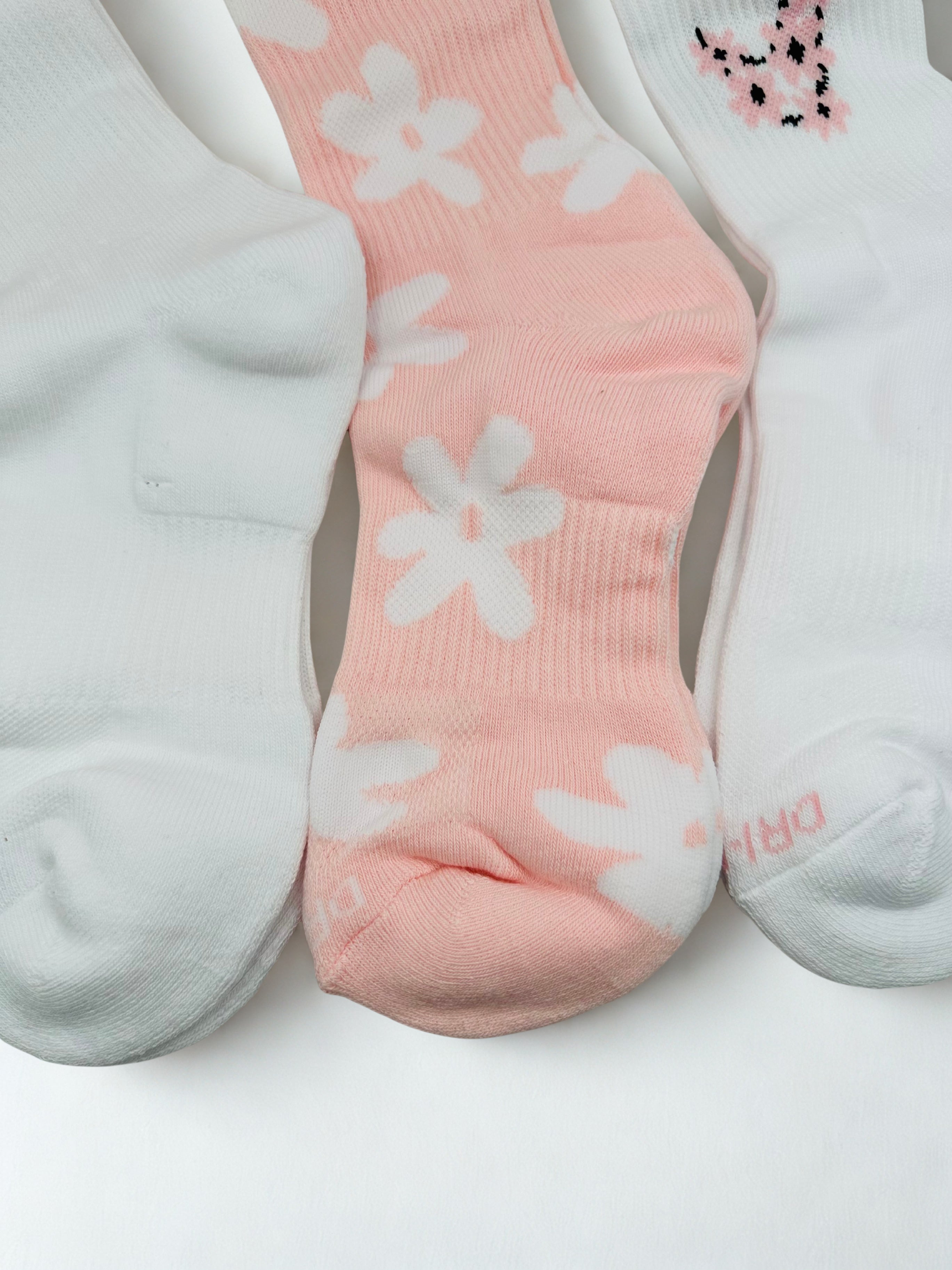 3 Pairs NWOT NIKE Floral Style Cotton Crew Socks Dri-Fit Size MEDIUM