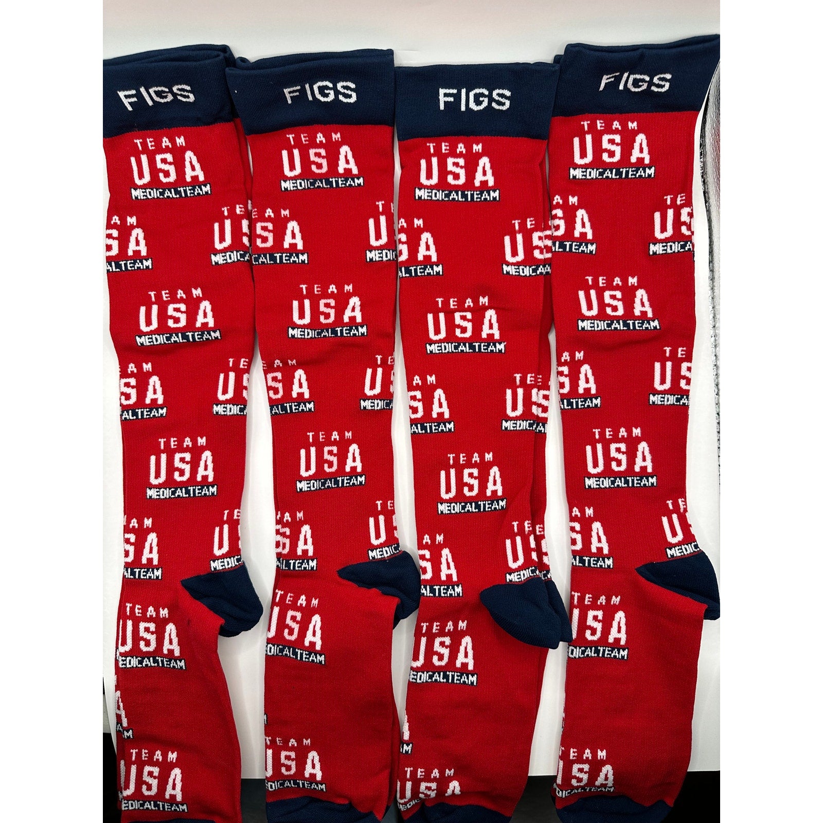 4 Pairs FIGS Compression Socks Red & Black USA 100% Awesome Size Medium