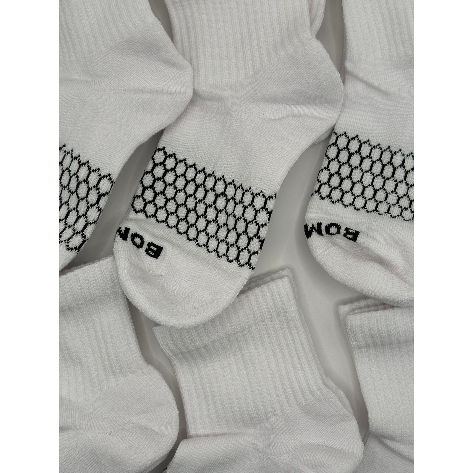 Women Men's BOMBAS Honeycomb Quarter socks Size Small White 6 Pairs