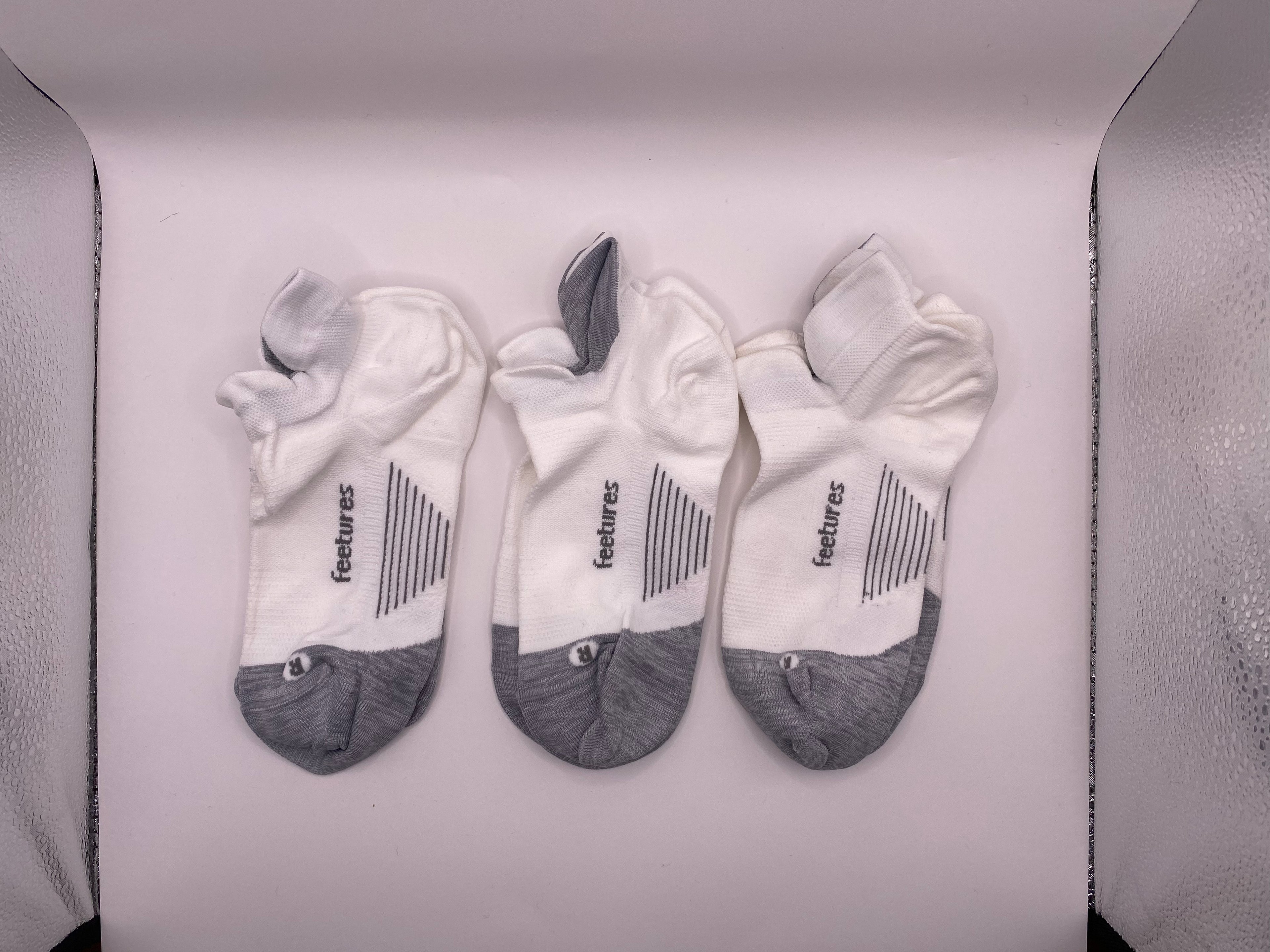 3 Pairs Feetures Elite Light Cushion No Show Tab Socks Medium - Unisex