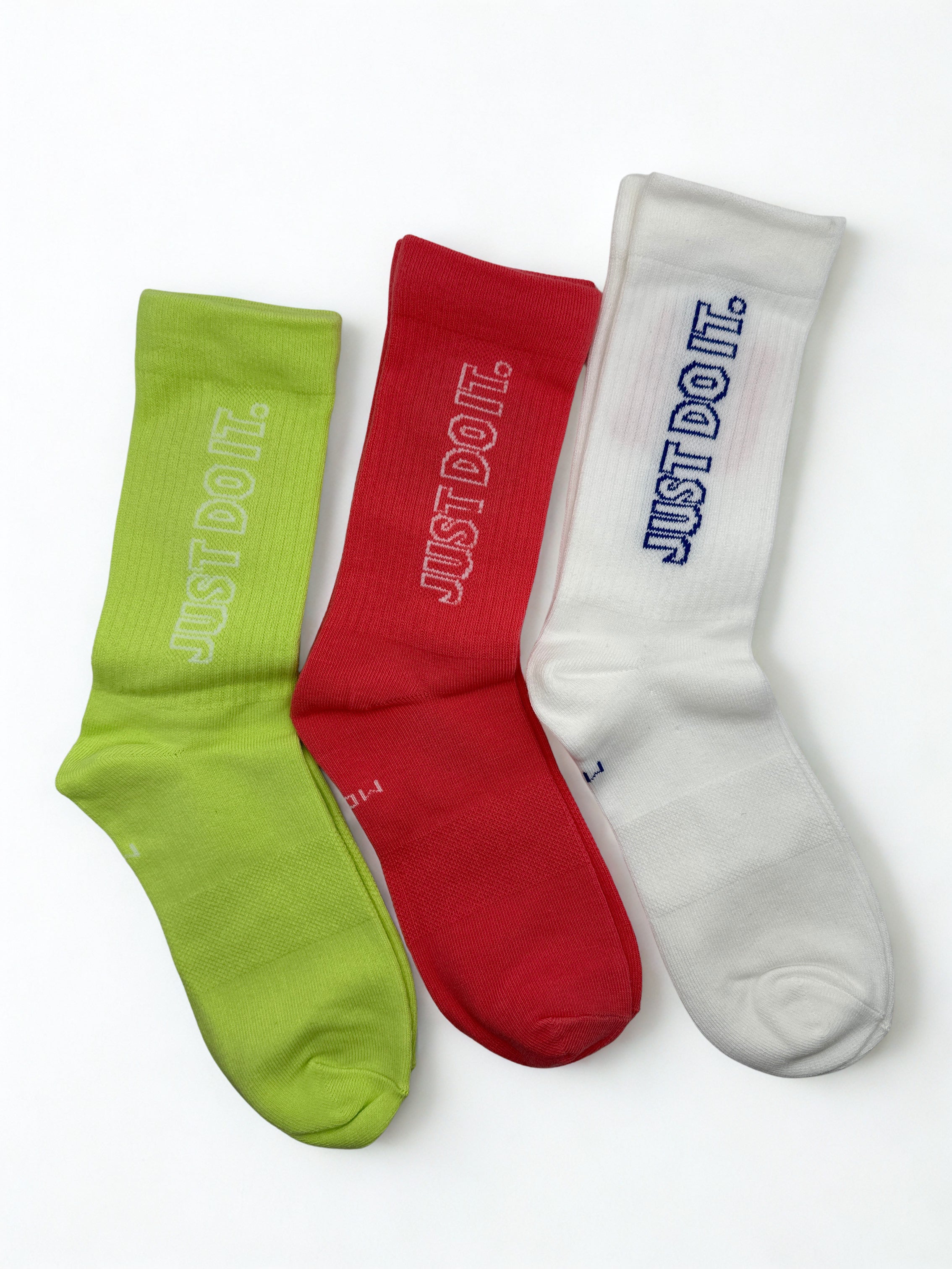 3 Pairs NWOT NIKE Everyday Cotton Crew Socks Dri Fit Size Medium