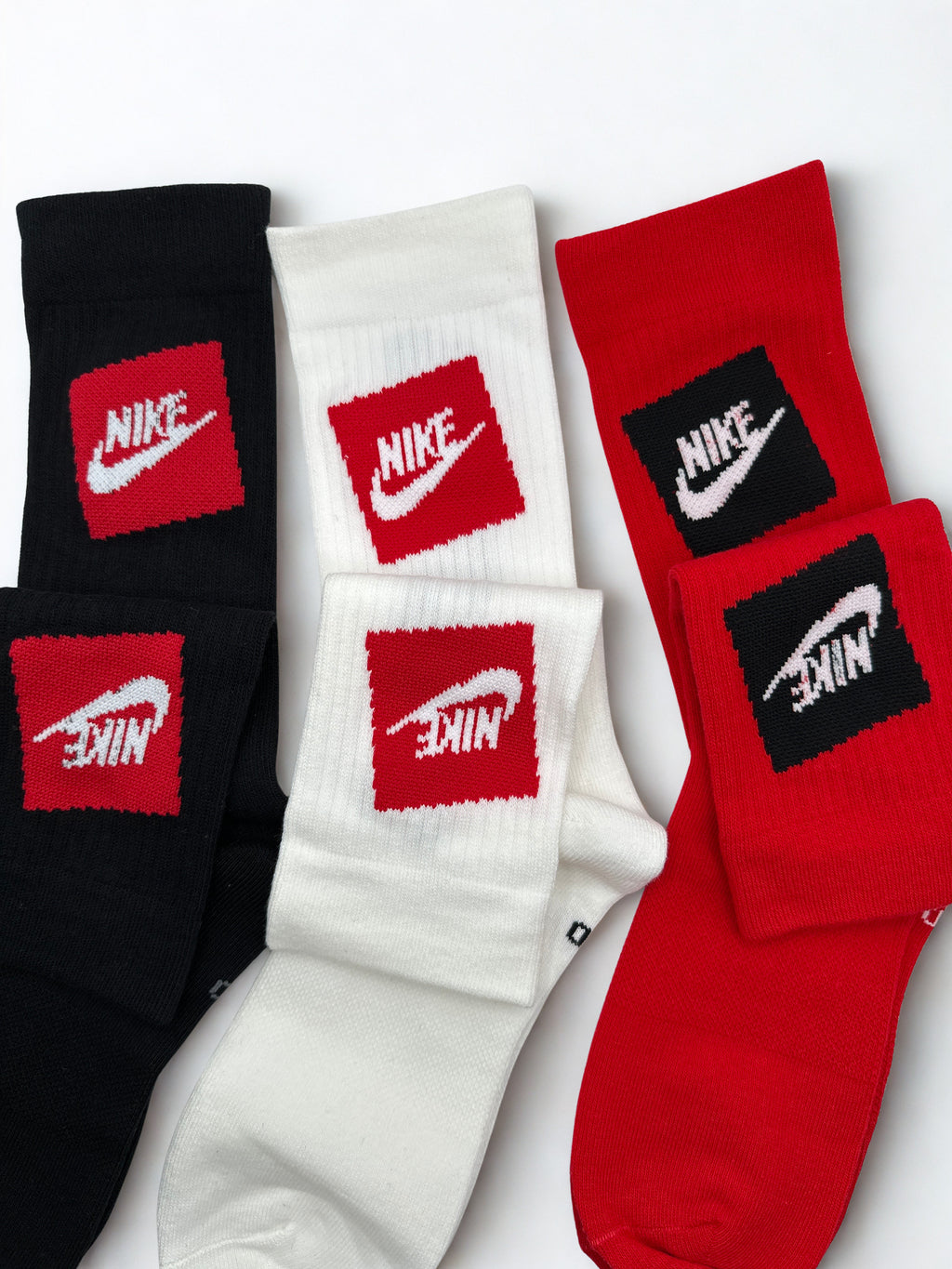 3 Pairs NWOT NIKE Everyday Cotton Crew Socks Dri Fit Size Small