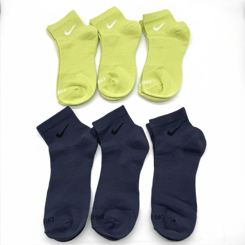 NIKE 6 Pairs Women Men's Quarter socks Size Medium