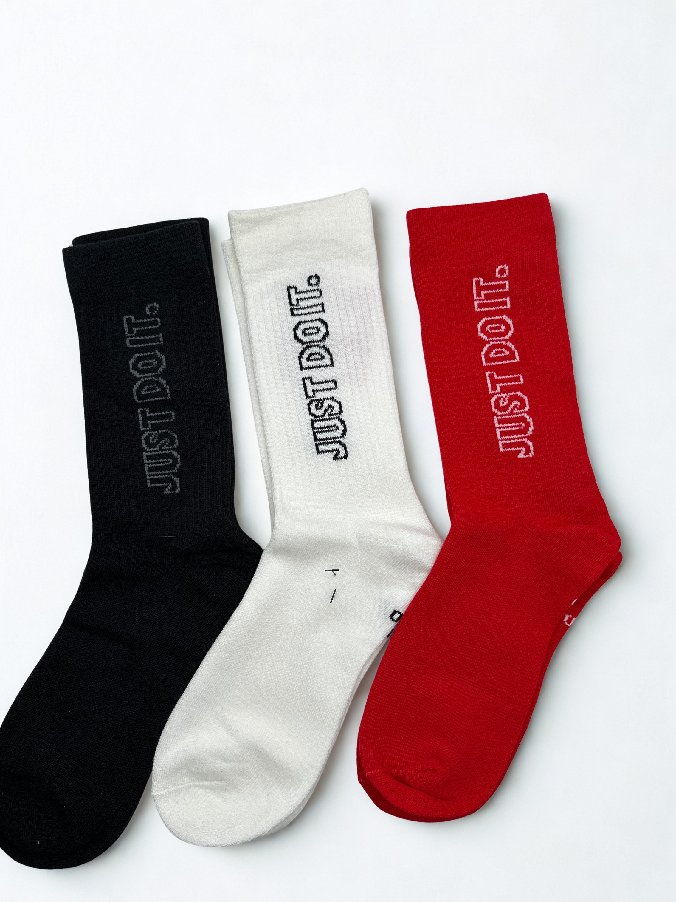 3 Pairs NWOT NIKE Everyday Cotton Crew Socks Dri Fit Size Small